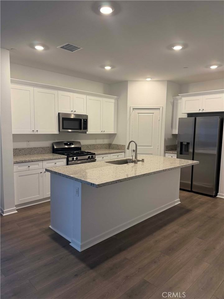 32879 Manhattan Ave #32879 - Photo 2 of 21