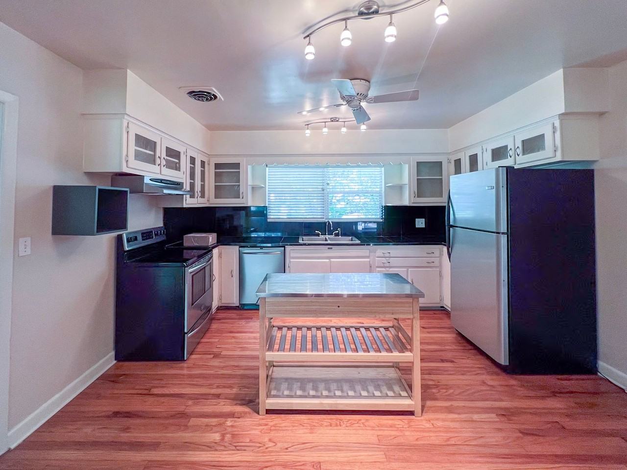 1516 Nw 14th Ave - Photo 5 of 31