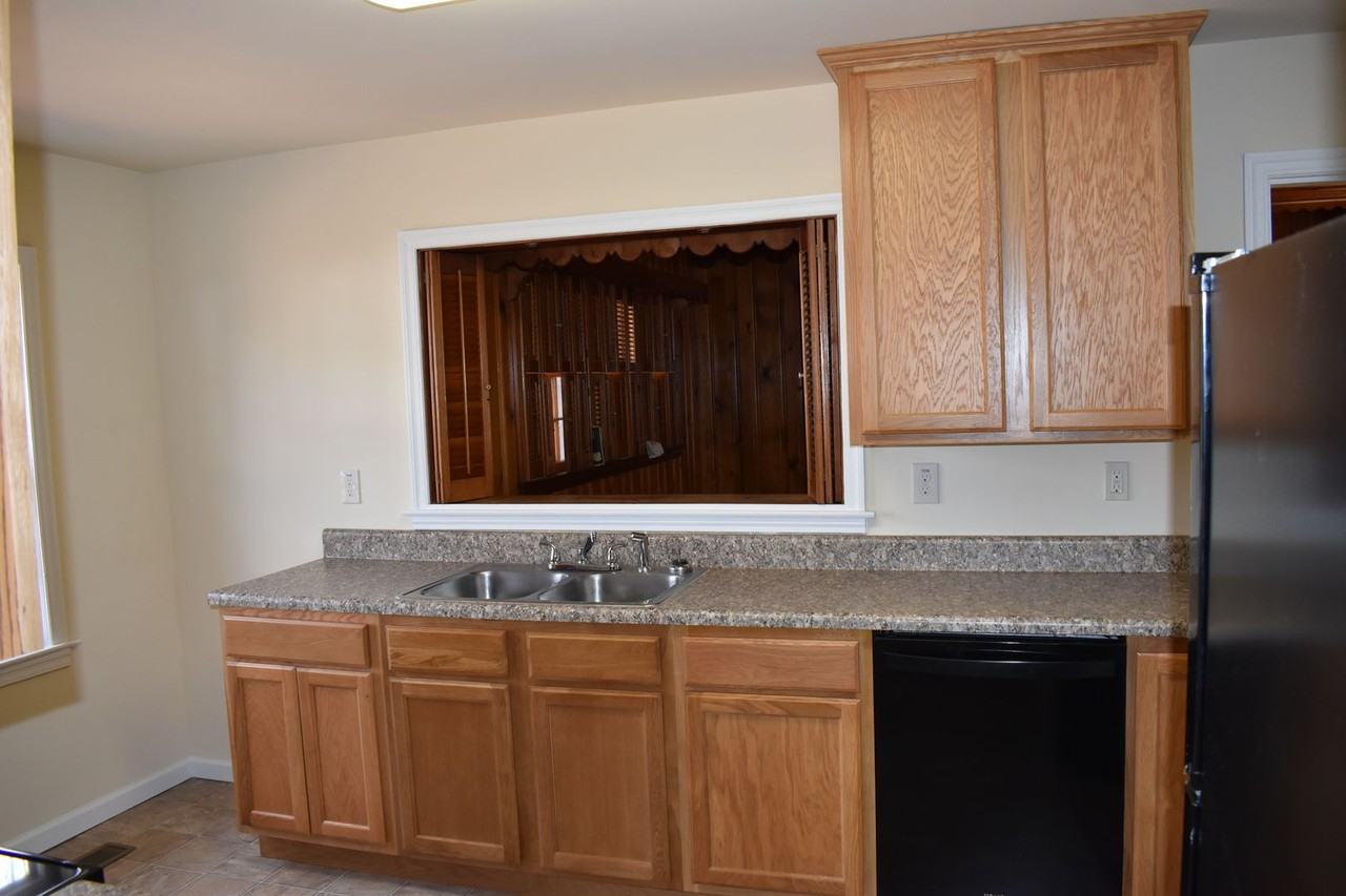 6739 S Sweetwater Rd - Photo 4 of 23