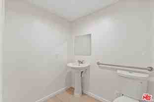 1409 N Hobart Blvd - Photo 1 of 1