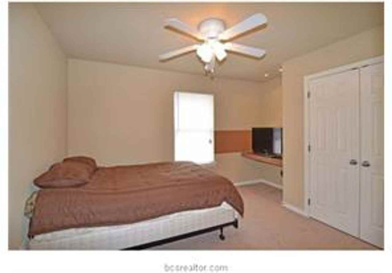 1502 Rock Hollow Loop - Photo 3 of 7