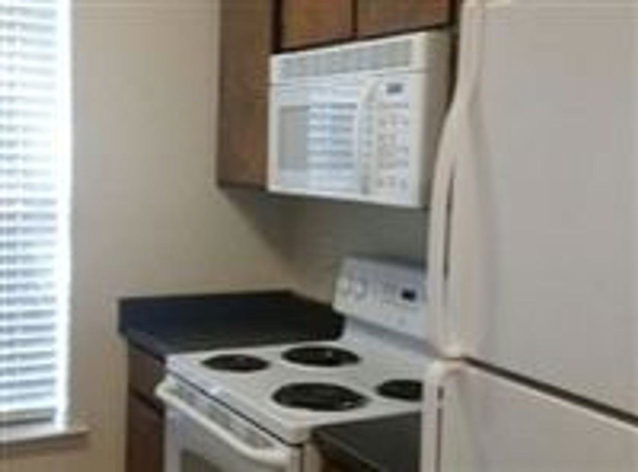 2529 Hickory Dr - Photo 2 of 5