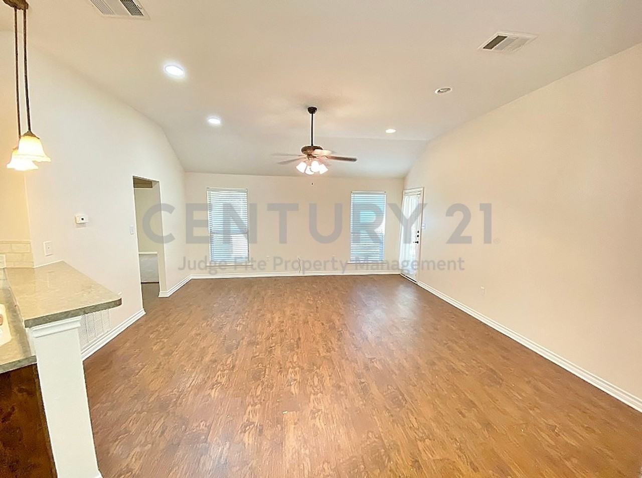 132 Hedgerow Ln - Photo 2 of 11