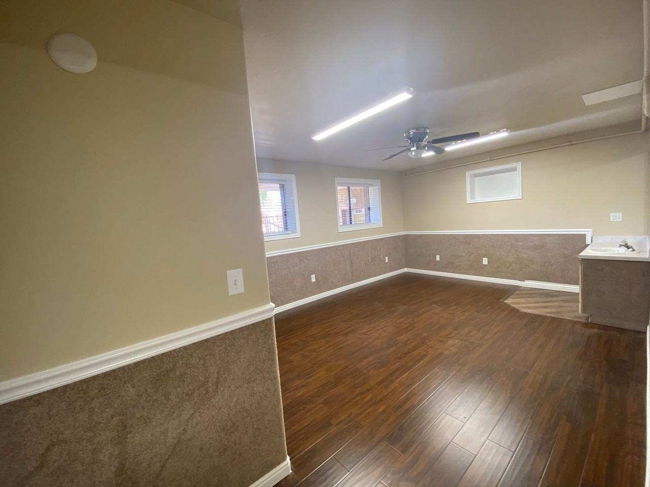 1045 N Canyon St - Photo 7 of 22