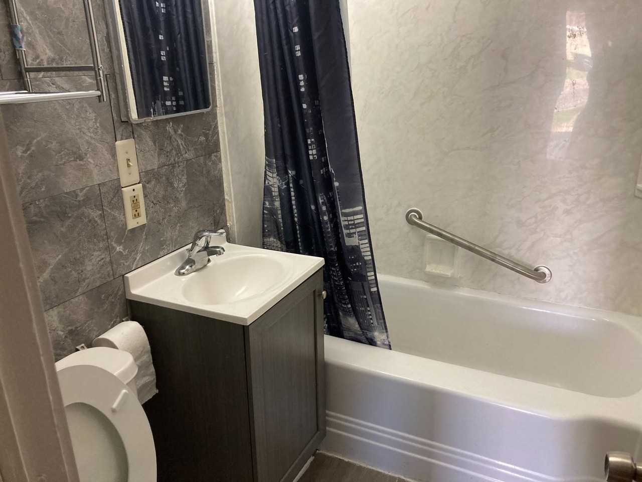 431 Dodge St - Photo 5 of 7