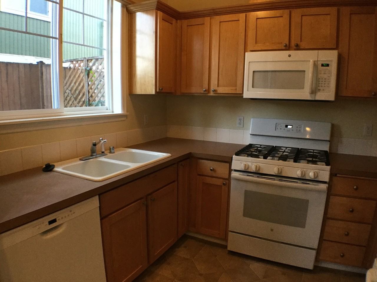 10543 Midvale Ave N #A - Photo 4 of 20