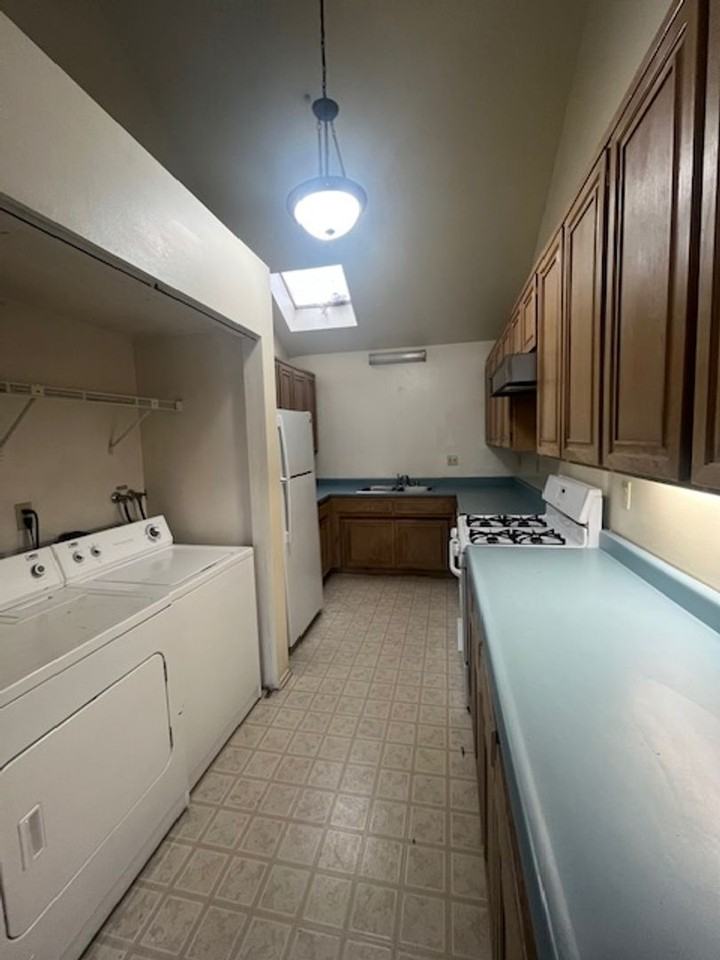 1185 E Foothill Blvd #30 - Photo 5 of 12