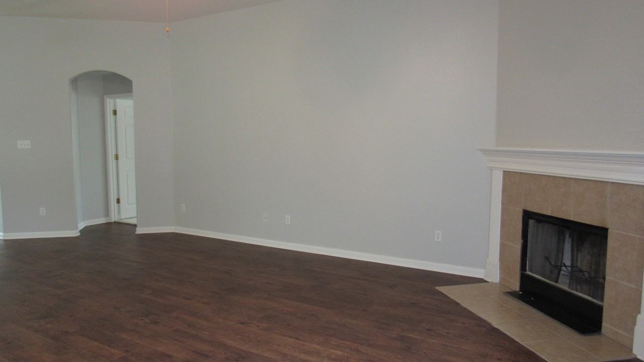 1510 Ridgewood Dr - Photo 4 of 25