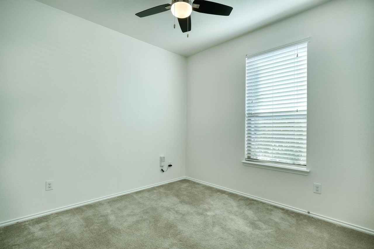 13813 James Garfield St - Photo 5 of 12