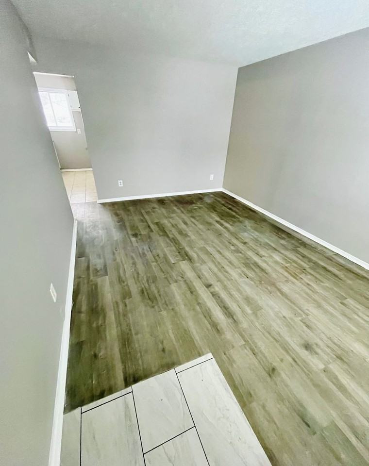 810 Sinclair St - Photo 7 of 19