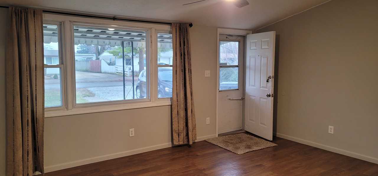 4217 Brown St #NA - Photo 4 of 12