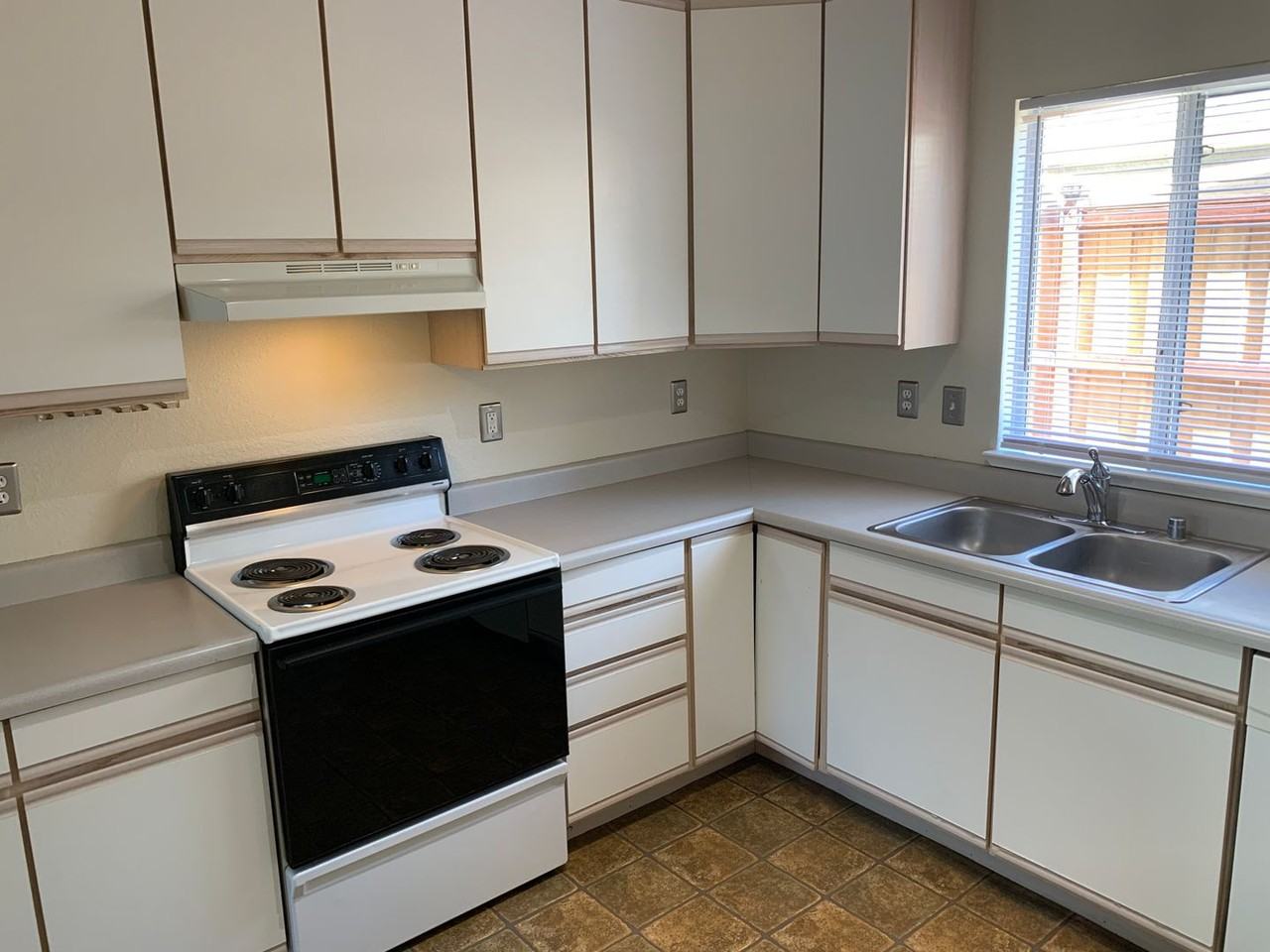 2751 Revere Ln - Photo 7 of 26