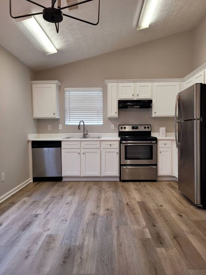 1561 Norman Xing - Photo 2 of 29