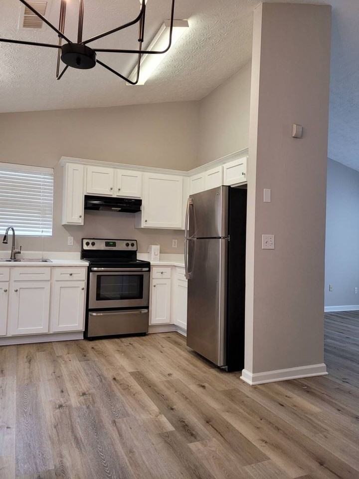 1561 Norman Xing - Photo 5 of 29