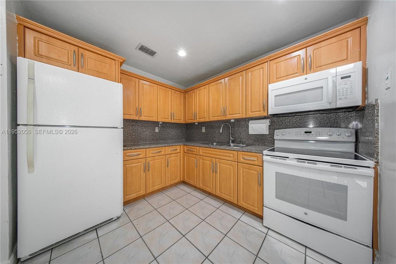 5428 Sw 131st Ct #5428-1 - Photo 3 of 9