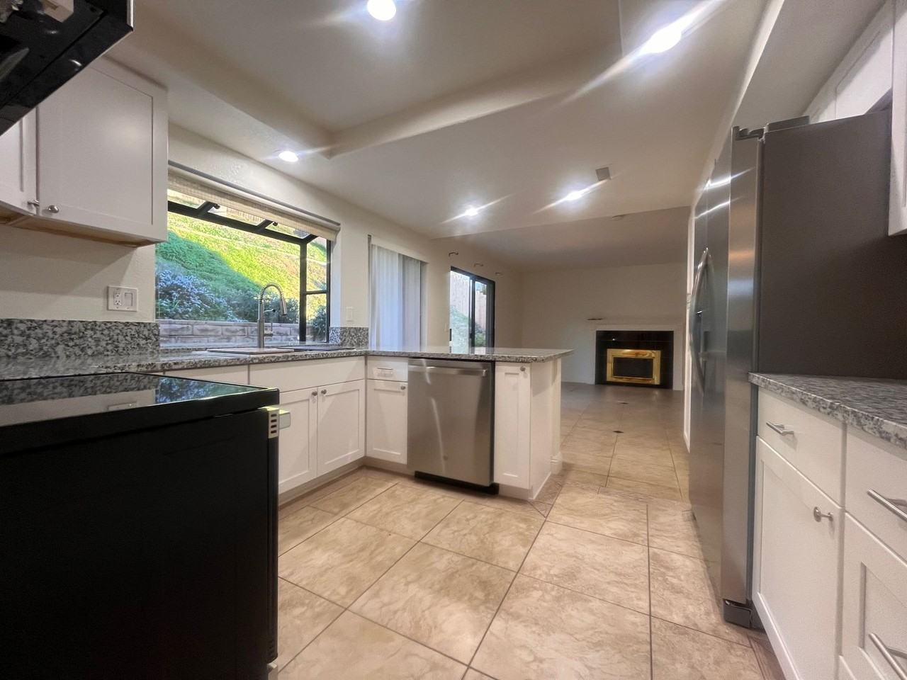 821 Mulberry Dr - Photo 5 of 50