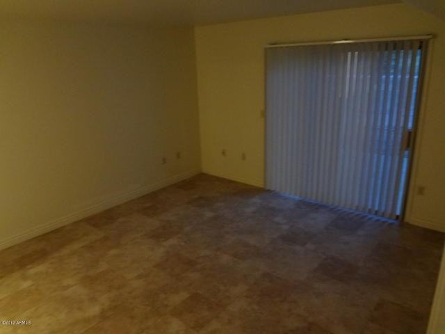 1423 N Oak St - Photo 6 of 13