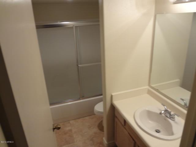 1423 N Oak St - Photo 7 of 13