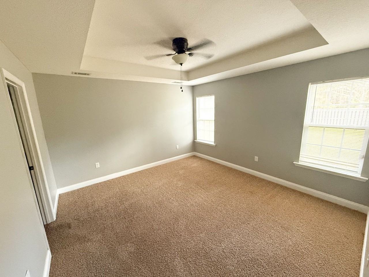 4646 Stonewall Cir - Photo 3 of 11