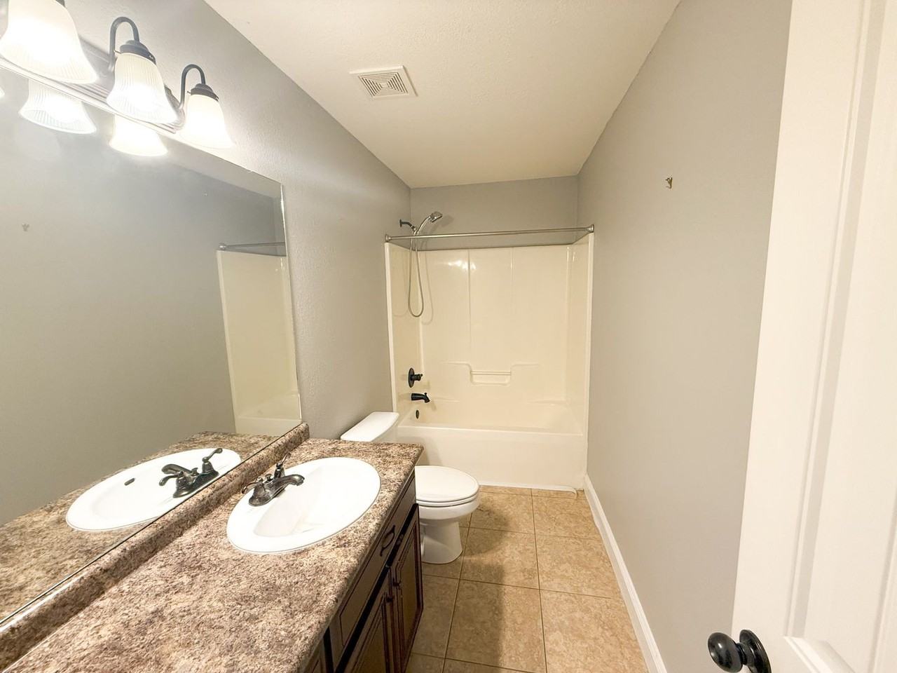 4646 Stonewall Cir - Photo 5 of 11