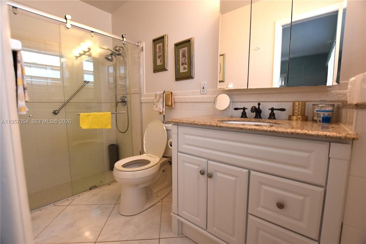 2750 Emory Dr W #2750H - Photo 5 of 37