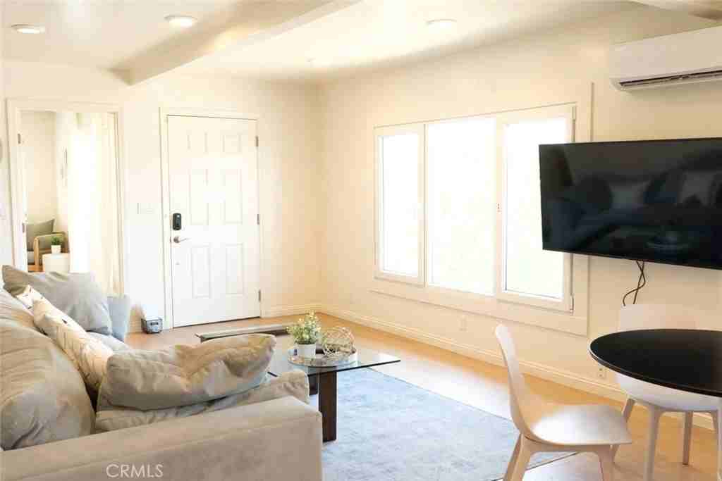 420 W Graves Ave #420B - Photo 2 of 12