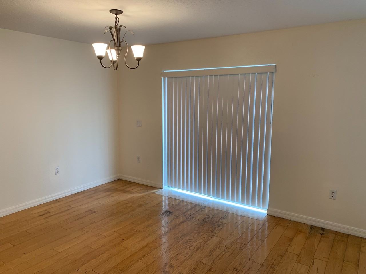 2724 Lyndscape St - Photo 7 of 26