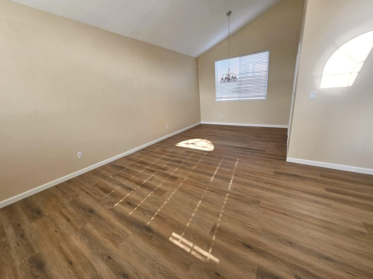 1715 Mount Silliman Way - Photo 3 of 19