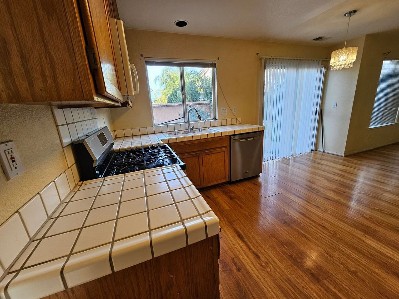 1715 Mount Silliman Way - Photo 6 of 19