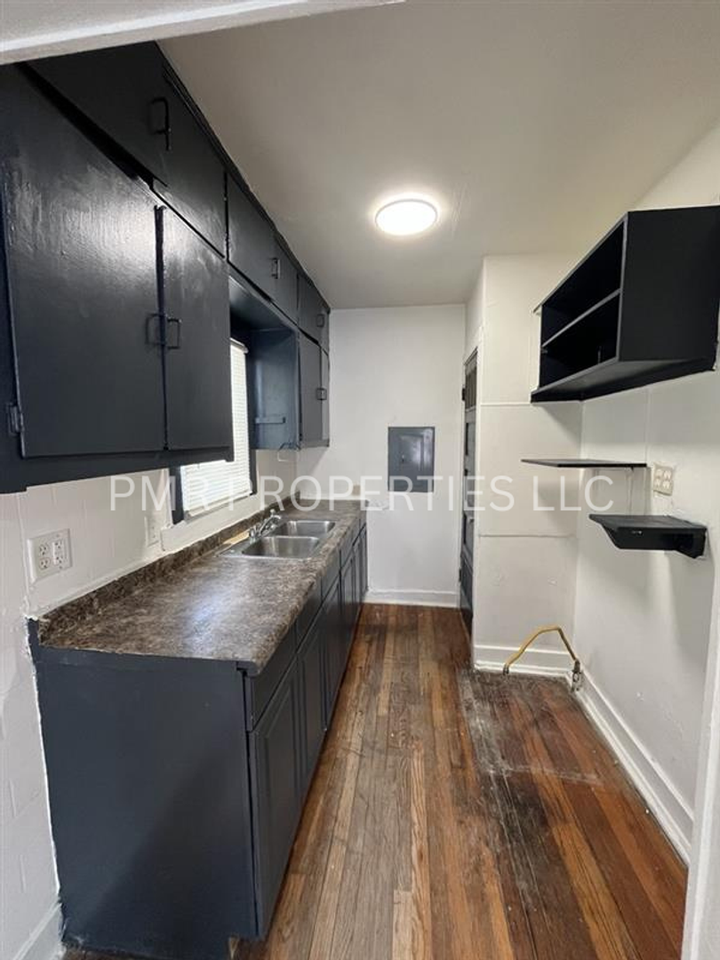 1506 5th Ave #1-2 - Photo 3 of 7