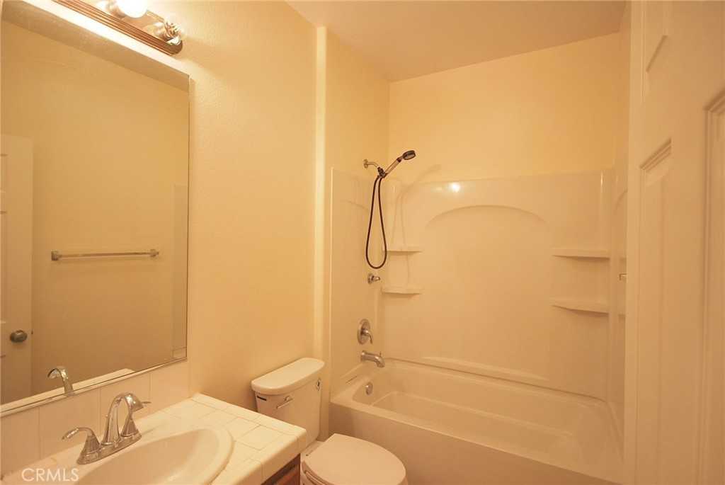 25209 Bishop Ct #25209 - Photo 5 of 19