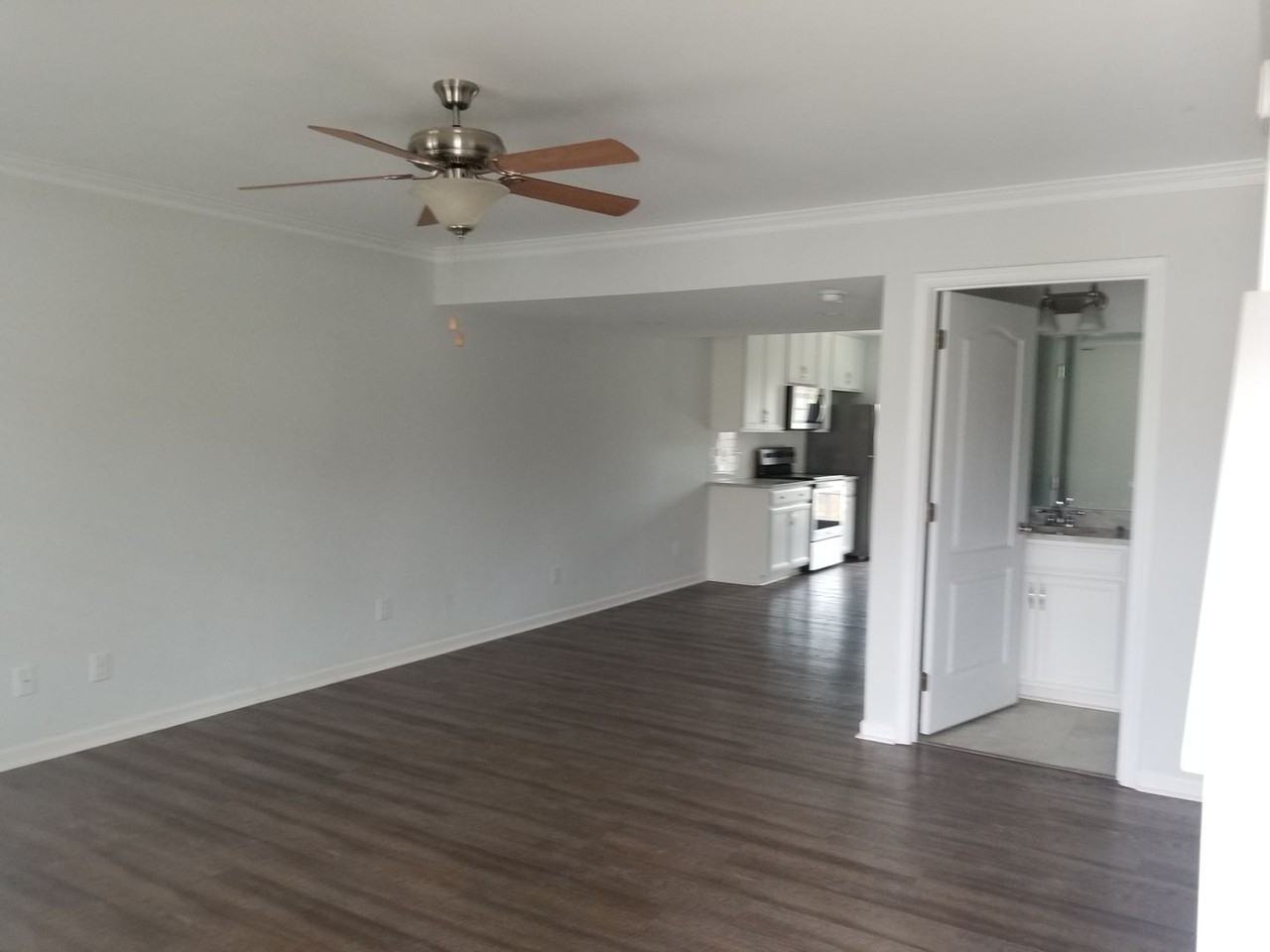 108 Squire Cir - Photo 3 of 14