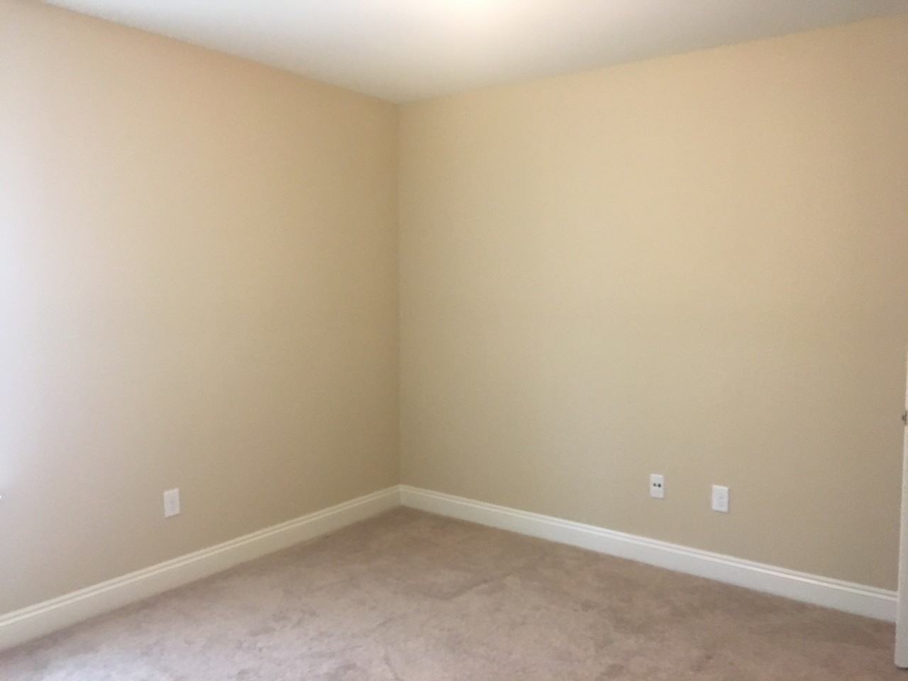 926 Tudor Ln - Photo 5 of 10