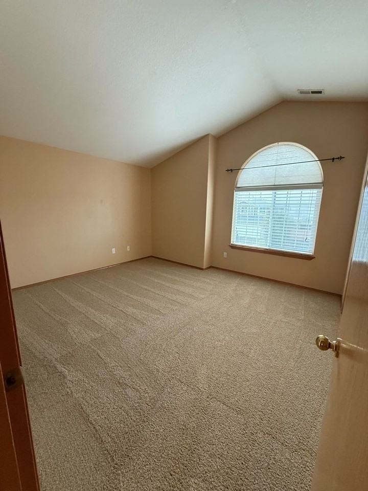 112 Nw 147th St - Photo 6 of 15