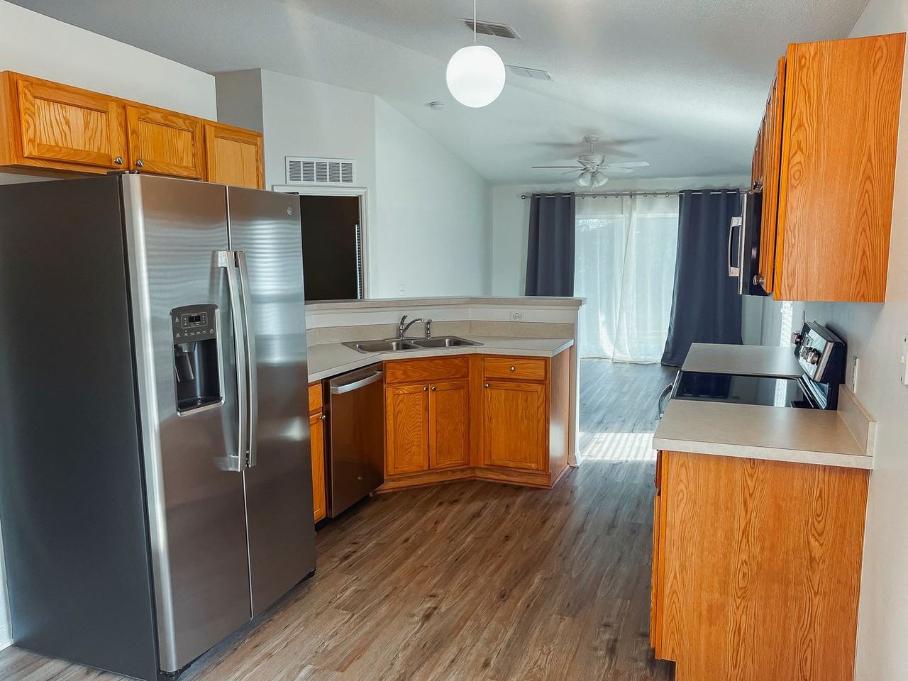 7867 Country Chase Ave - Photo 4 of 11