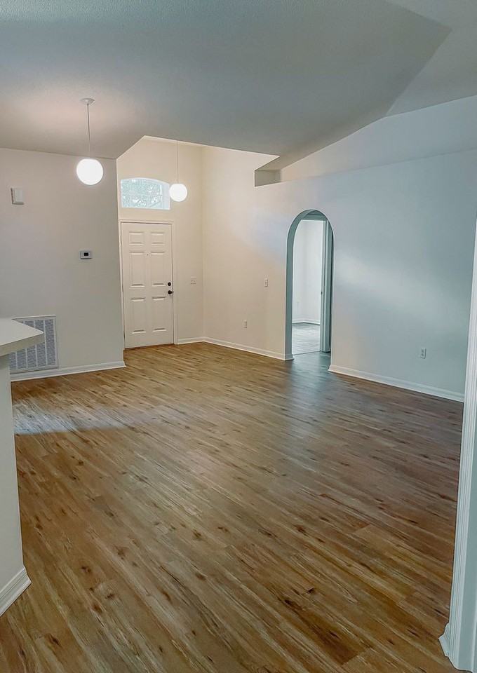 7867 Country Chase Ave - Photo 5 of 11