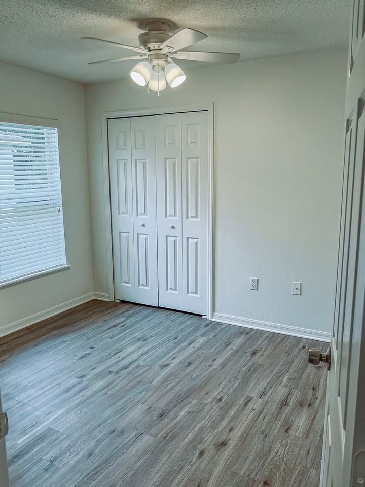 7867 Country Chase Ave - Photo 6 of 11