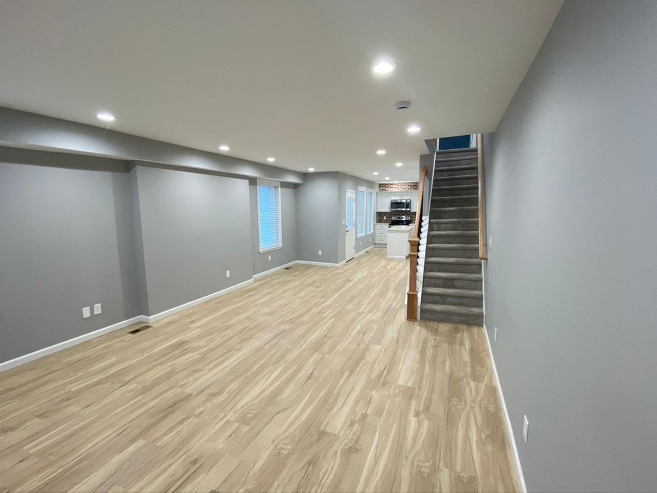 553 Ridge St - Photo 3 of 39