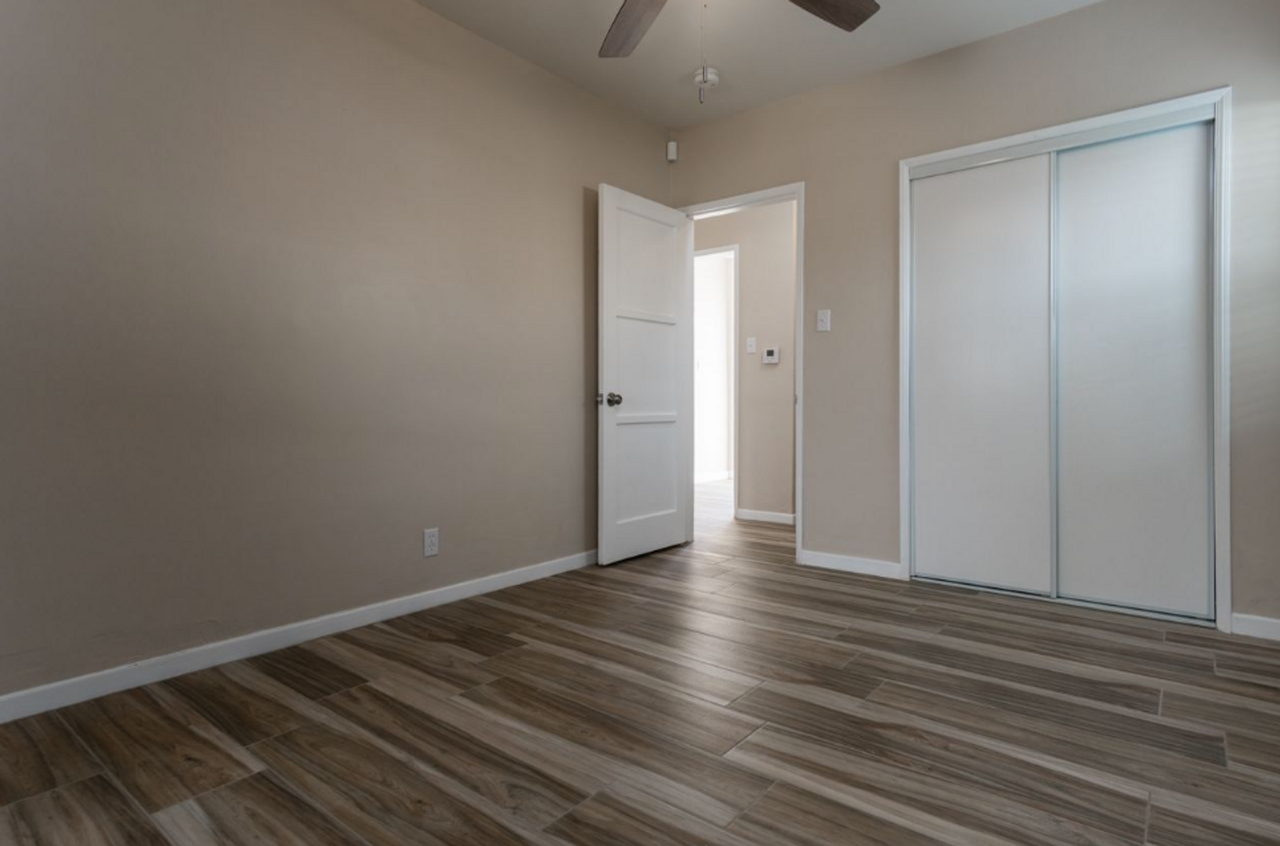 8217 Corbin Ave - Photo 4 of 12