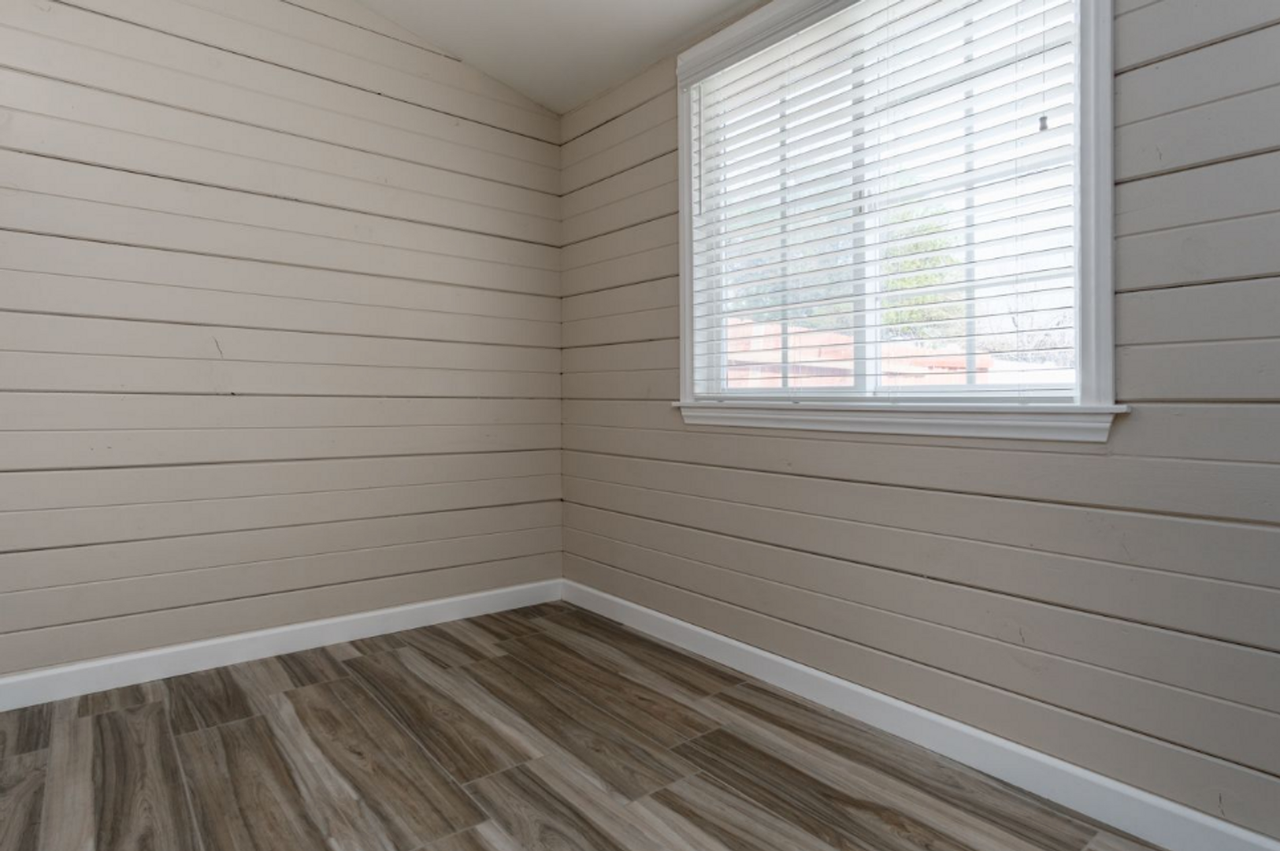 8217 Corbin Ave - Photo 6 of 12