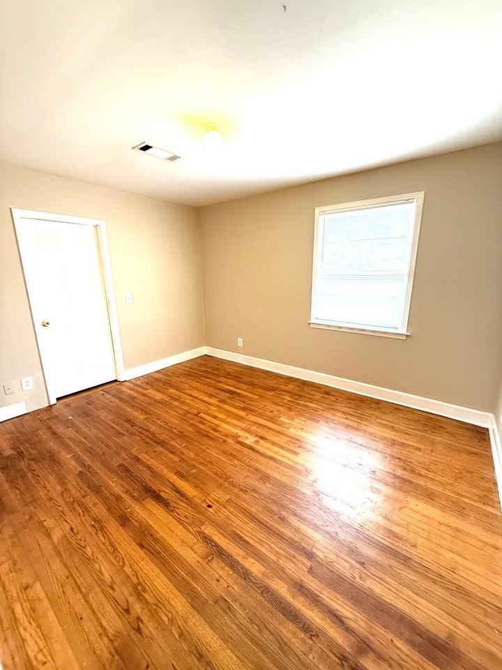 1707 Owens St - Photo 5 of 10