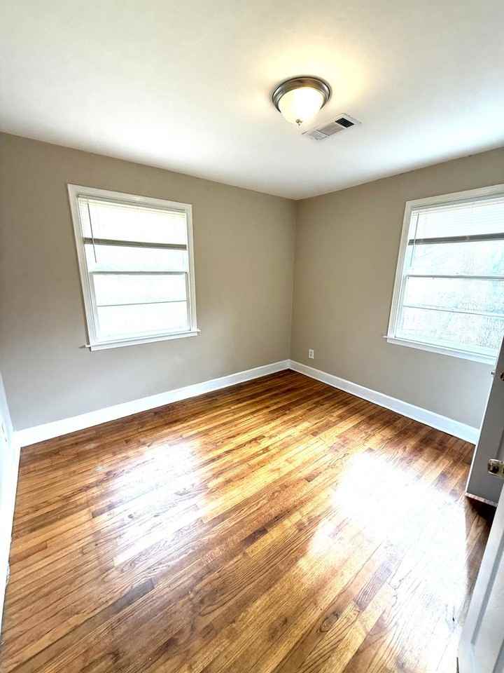 1707 Owens St - Photo 6 of 10