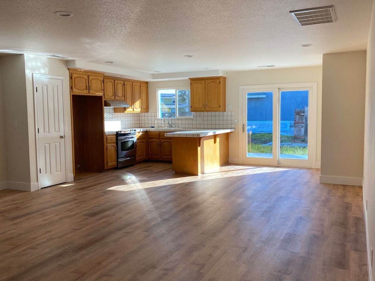 419 Woodhaven Dr - Photo 3 of 28