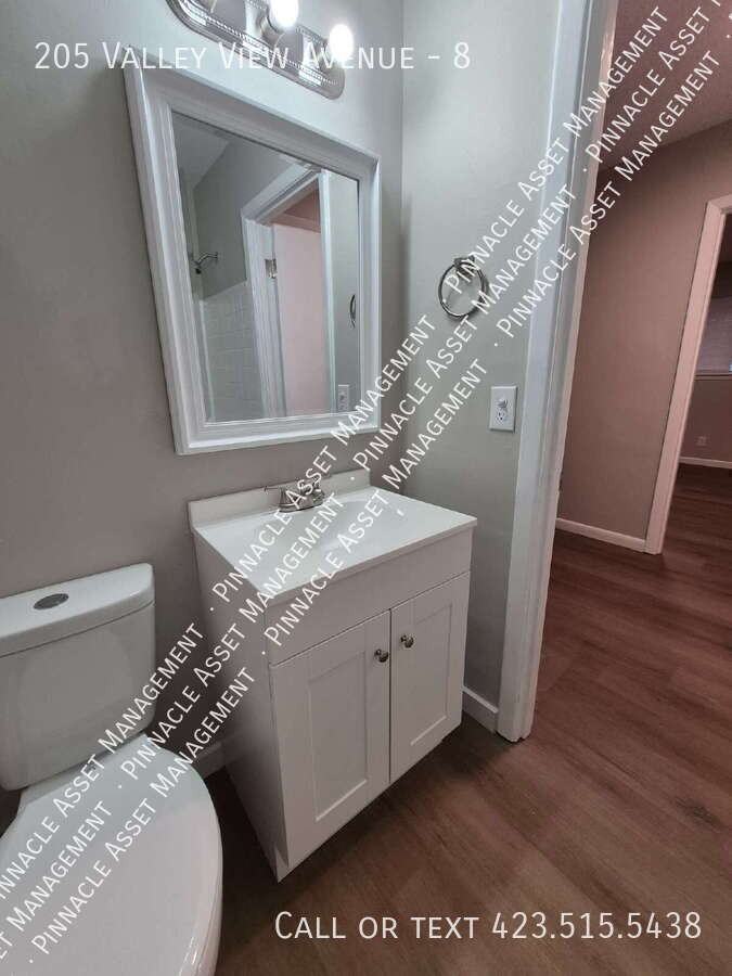 205 Valley View Ave #8 - Photo 2 of 20