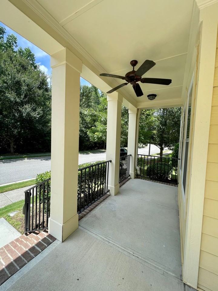 204 Tuckers Pond Dr - Photo 2 of 43