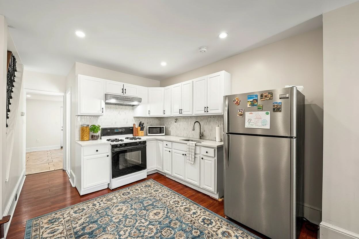 928 W Boston St - Photo 2 of 11