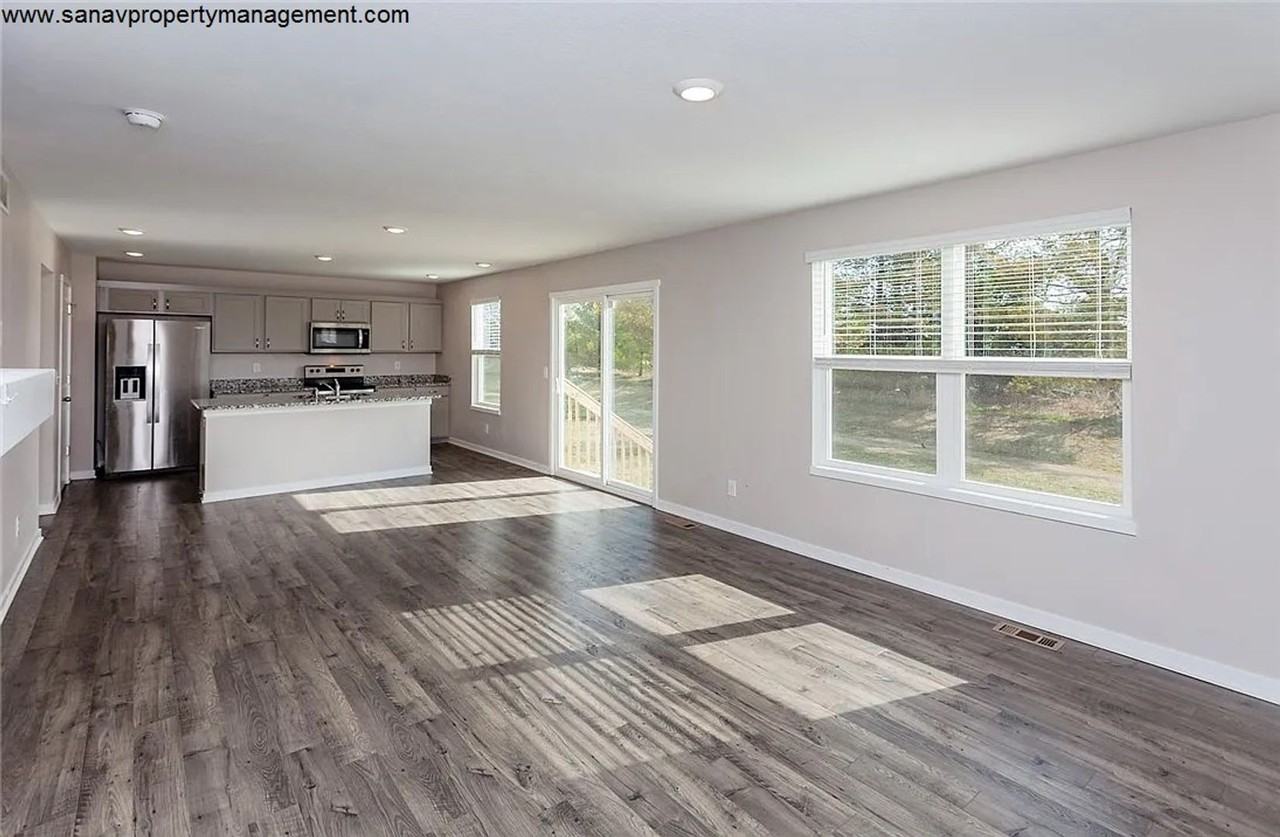 2907 Nw Woodbury Dr - Photo 4 of 10