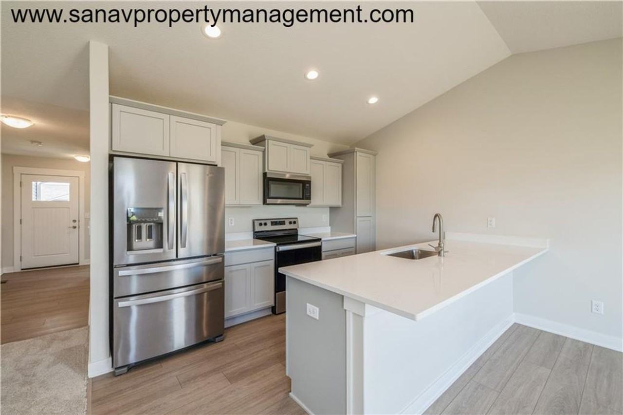 2101 Waller Ave - Photo 2 of 8