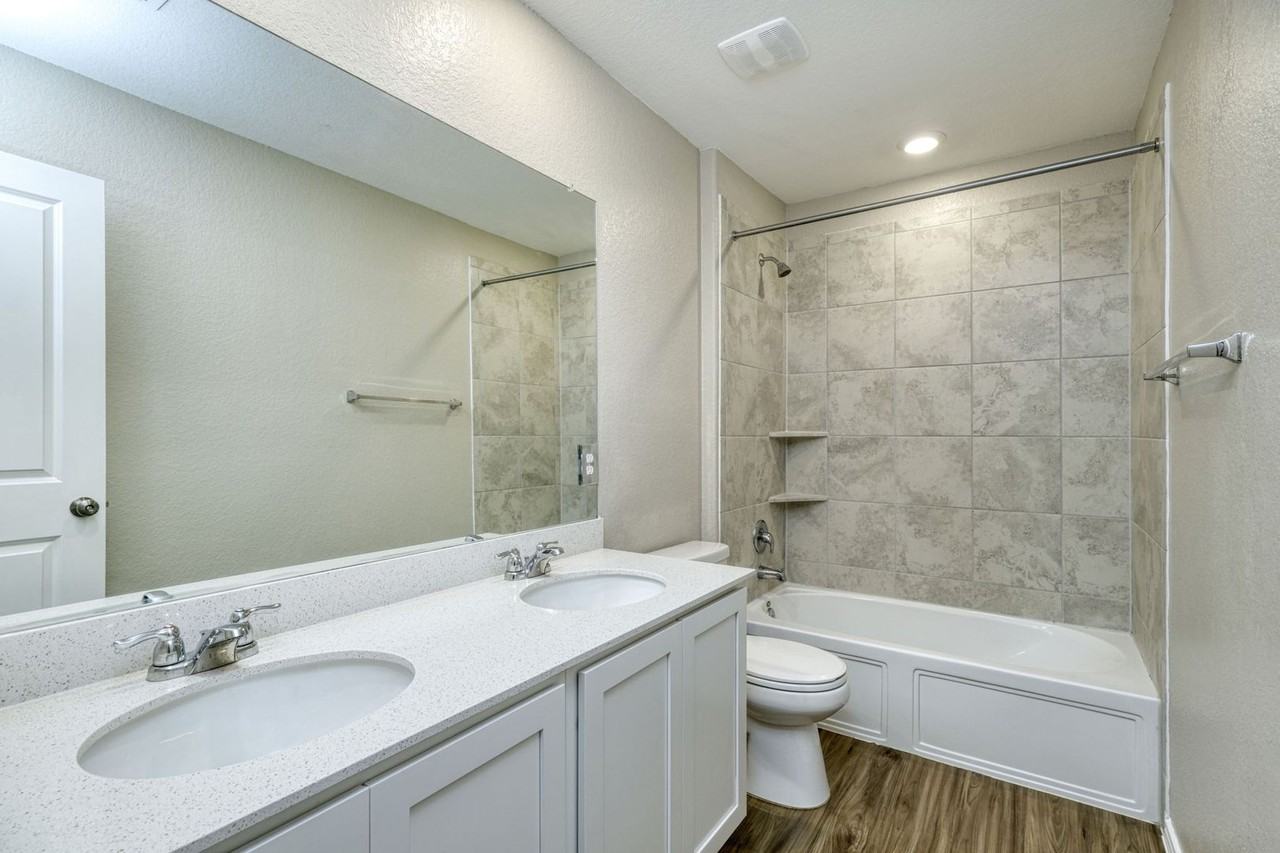 111 Mountain Maple St - Photo 6 of 13