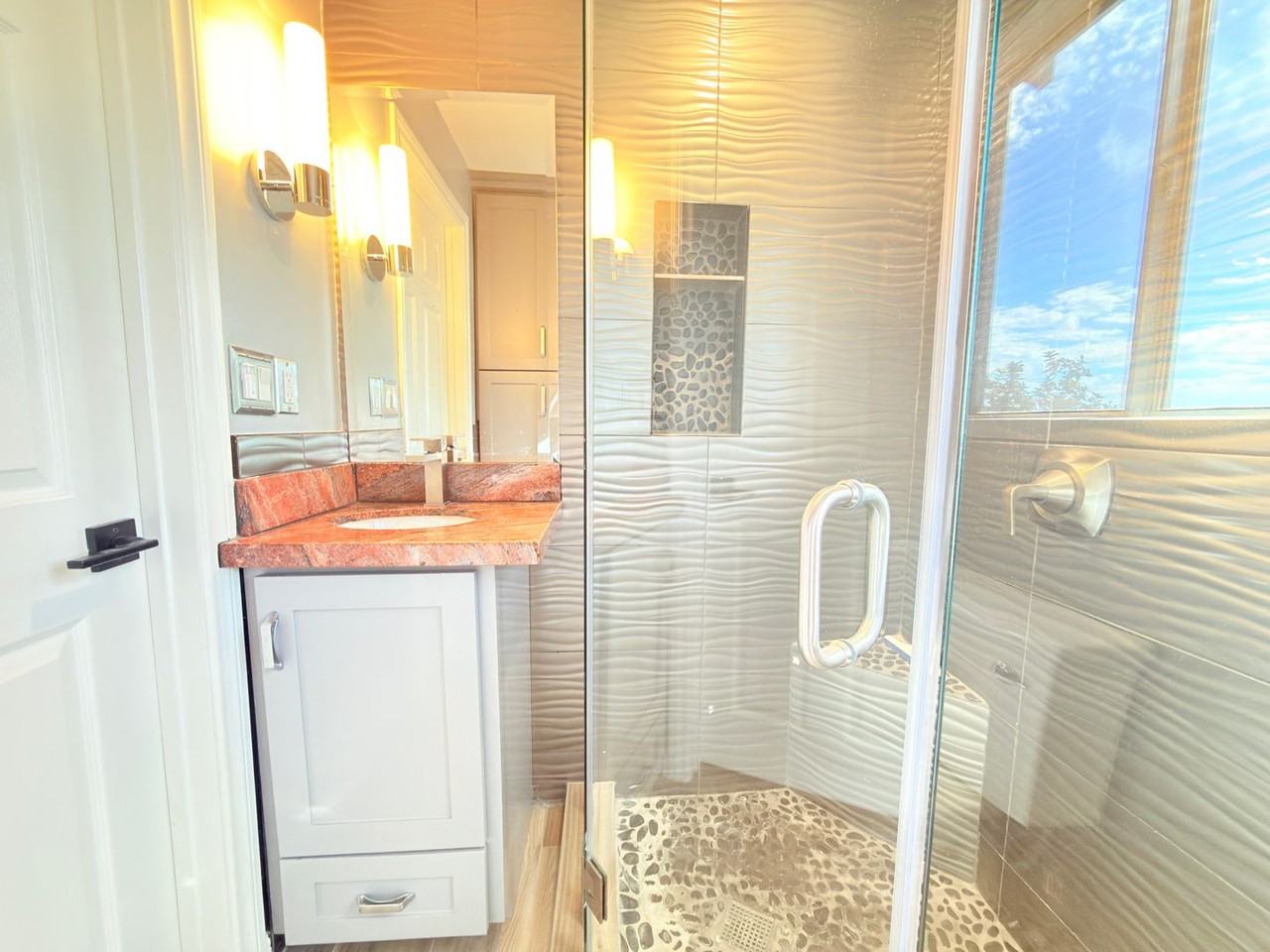 341 Marie Ave - Photo 5 of 13